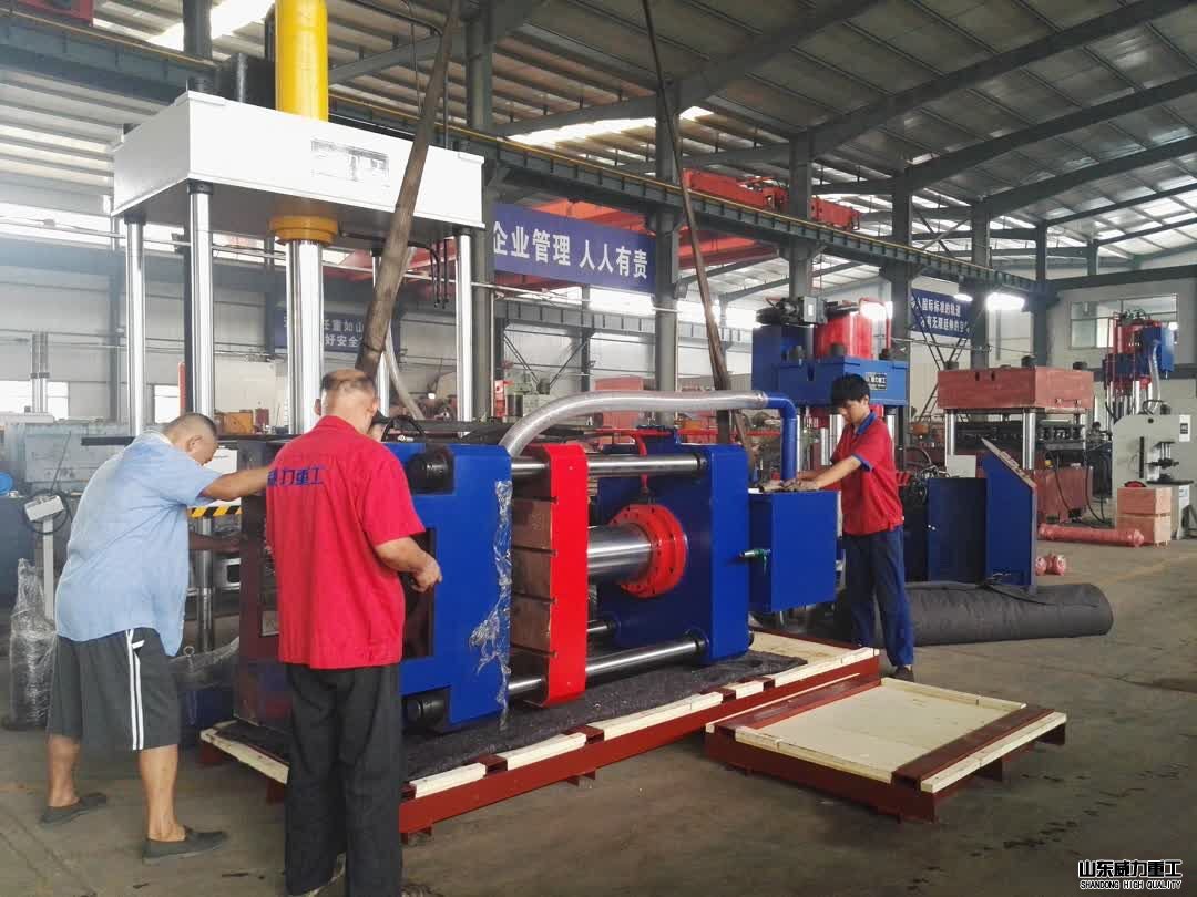 出口型四柱油壓機設(shè)備