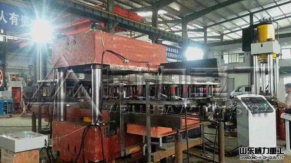 630噸三梁四柱油壓機(jī)試機(jī)